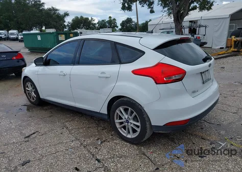 2015 Ford Focus Se z USA, uszkodzony, nr VIN 1FADP3K22FL233257